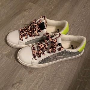 Low Top Star Sneakers